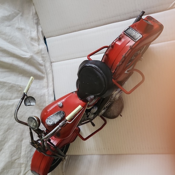 Red Metal Motorcycle Decoration Tabletop Ornament Decor - Picture 4 of 6